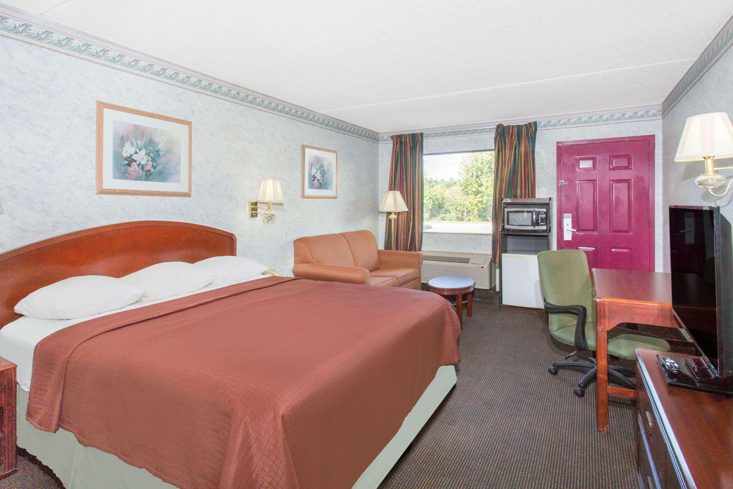 Days Inn & Suites By Wyndham Μπέντονβιλ Εξωτερικό φωτογραφία