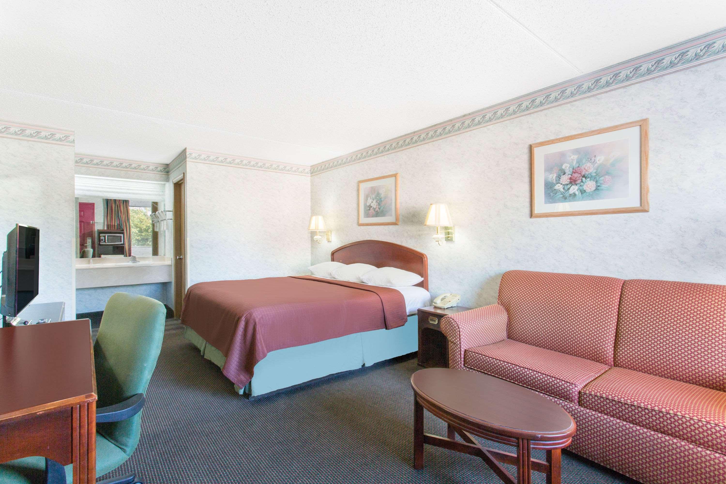Days Inn & Suites By Wyndham Μπέντονβιλ Εξωτερικό φωτογραφία