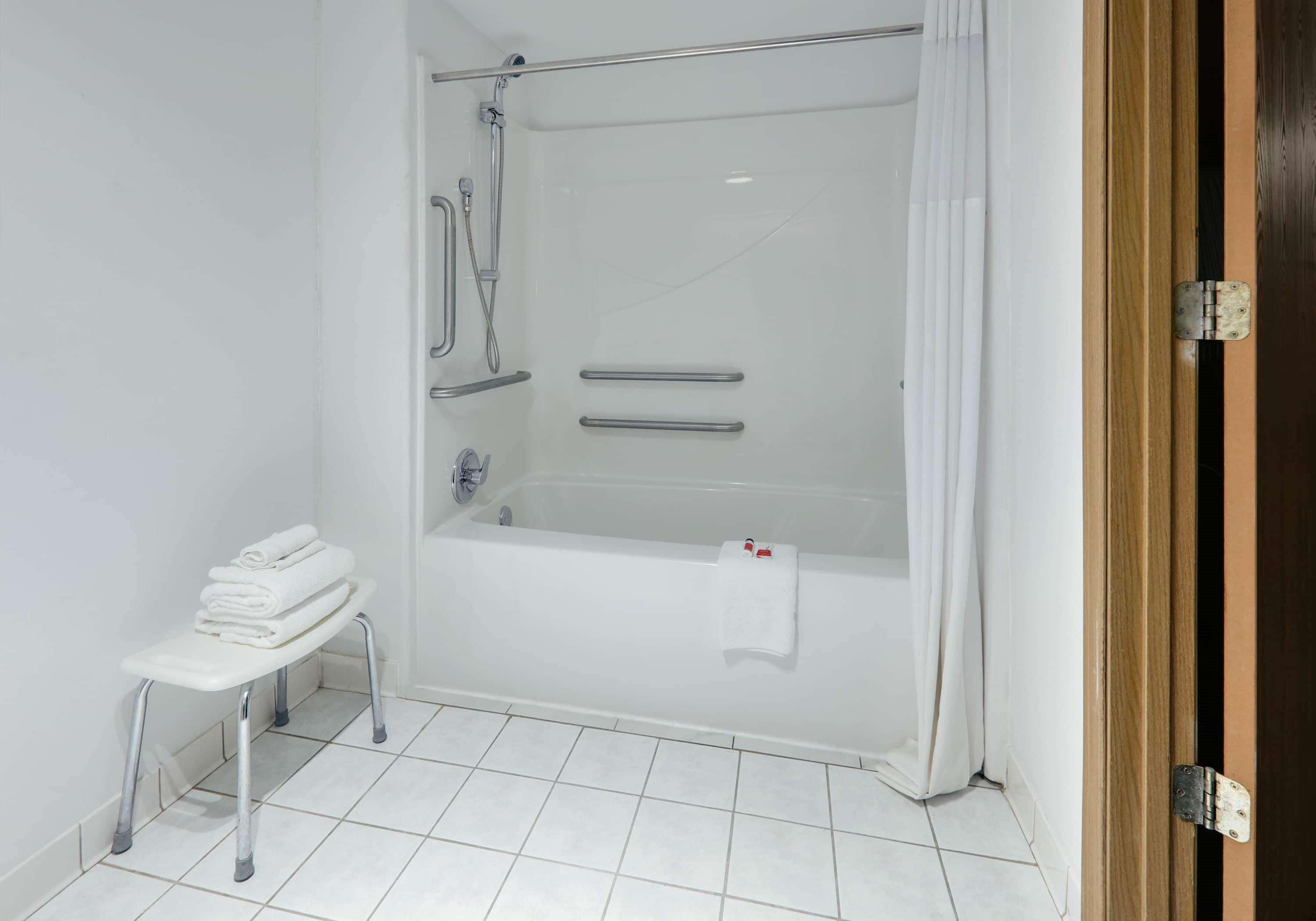 Days Inn & Suites By Wyndham Μπέντονβιλ Εξωτερικό φωτογραφία