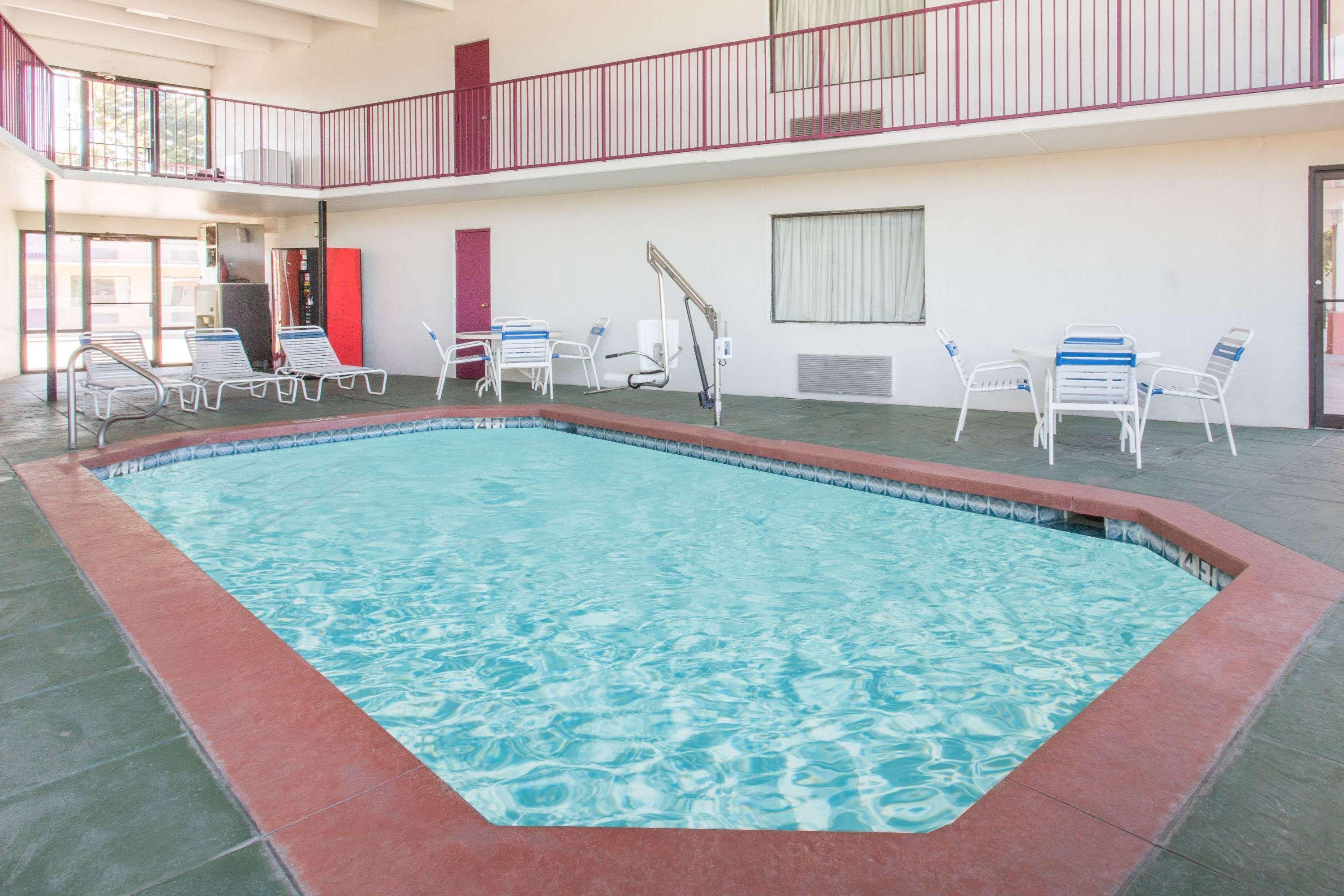 Days Inn & Suites By Wyndham Μπέντονβιλ Εξωτερικό φωτογραφία