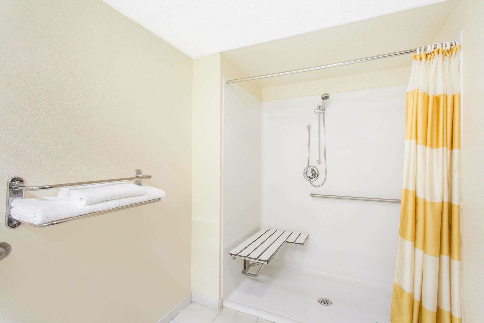 Days Inn & Suites By Wyndham Μπέντονβιλ Εξωτερικό φωτογραφία